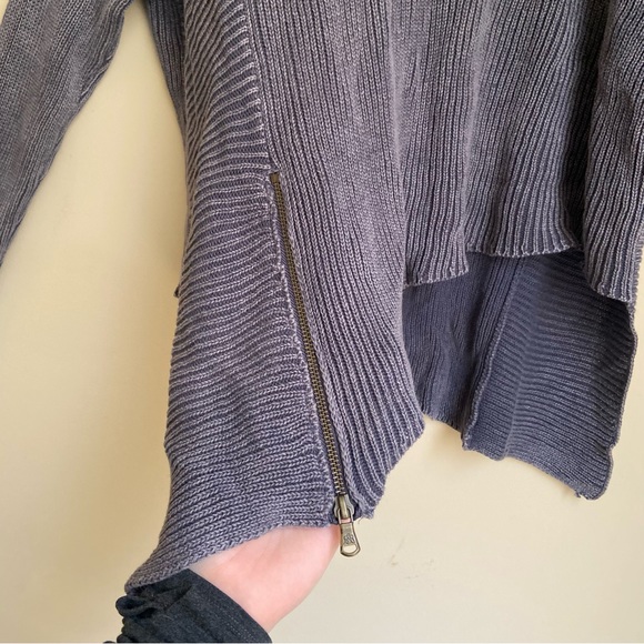 Rock & Republic Asymmetrical Cold Shoulder Sweater - Picture 7 of 8